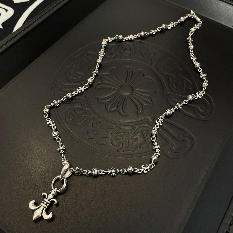 Ch*0me He**ts necklaces